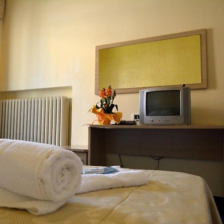 Hotel Orly Cesena Bagian luar foto