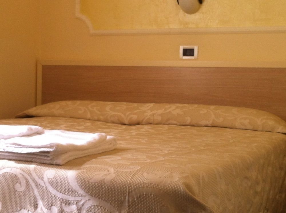Hotel Orly Cesena Bagian luar foto