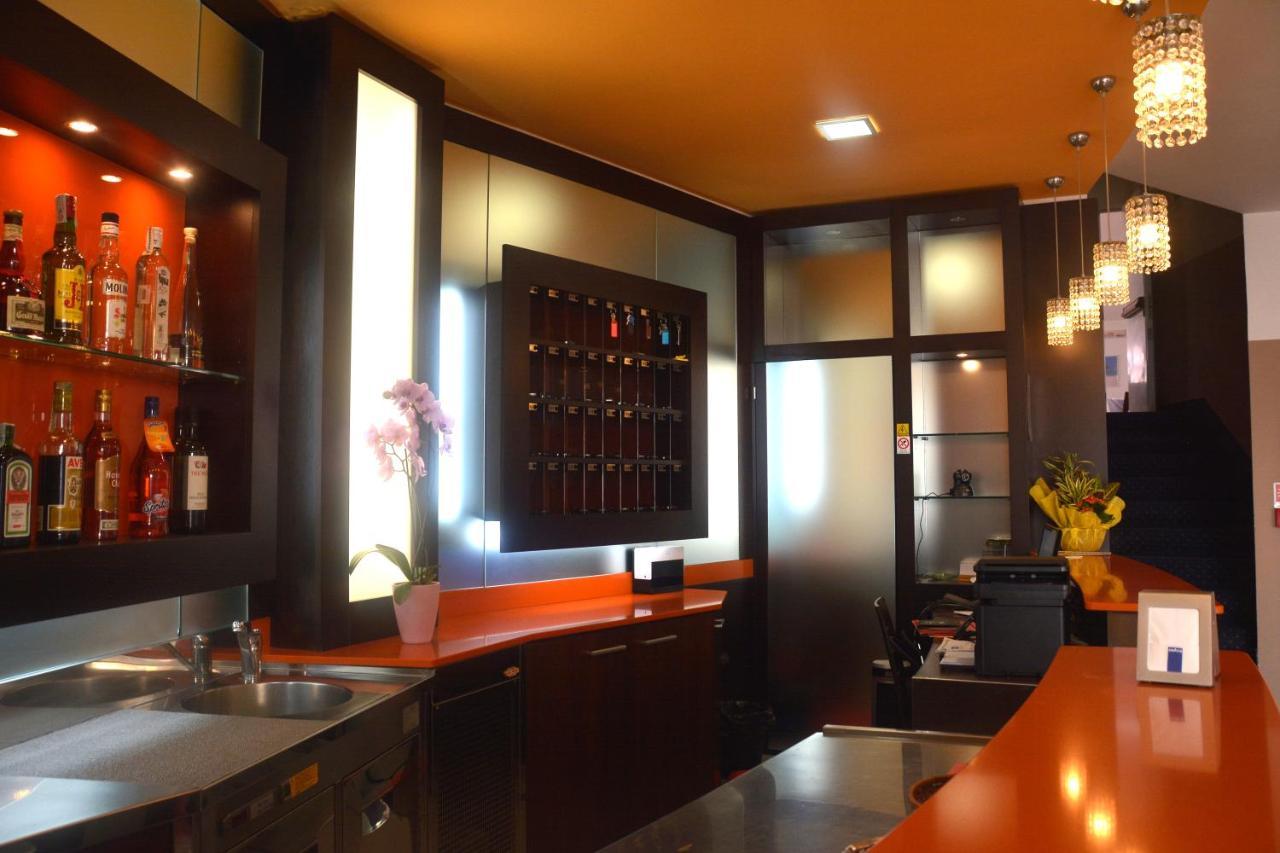 Hotel Orly Cesena Bagian luar foto