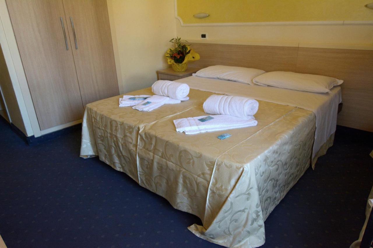 Hotel Orly Cesena Bagian luar foto