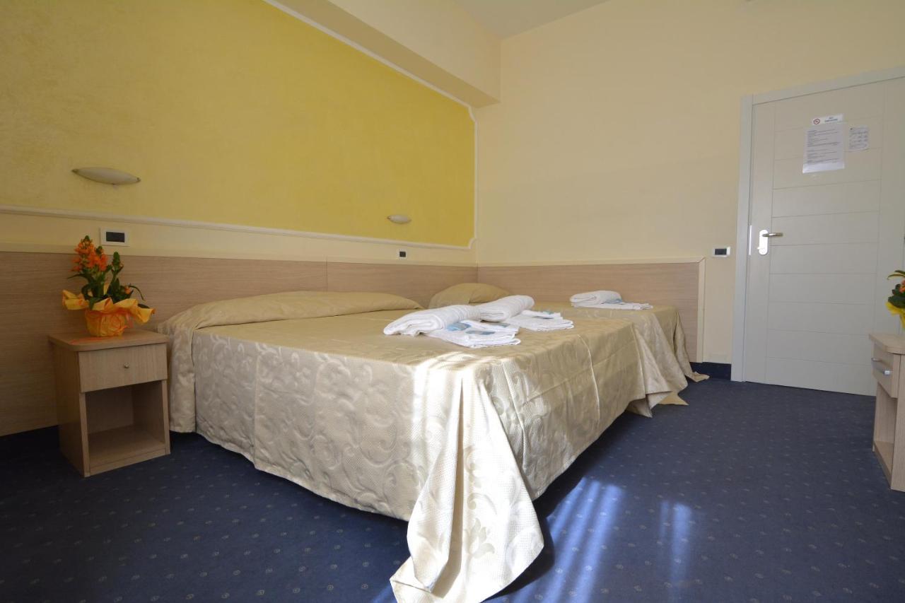 Hotel Orly Cesena Bagian luar foto
