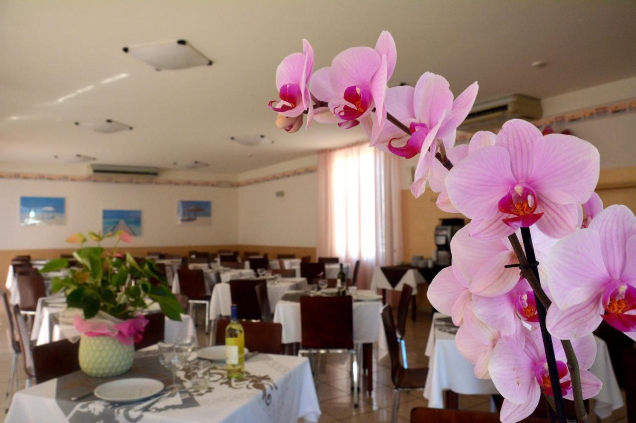 Hotel Orly Cesena Bagian luar foto